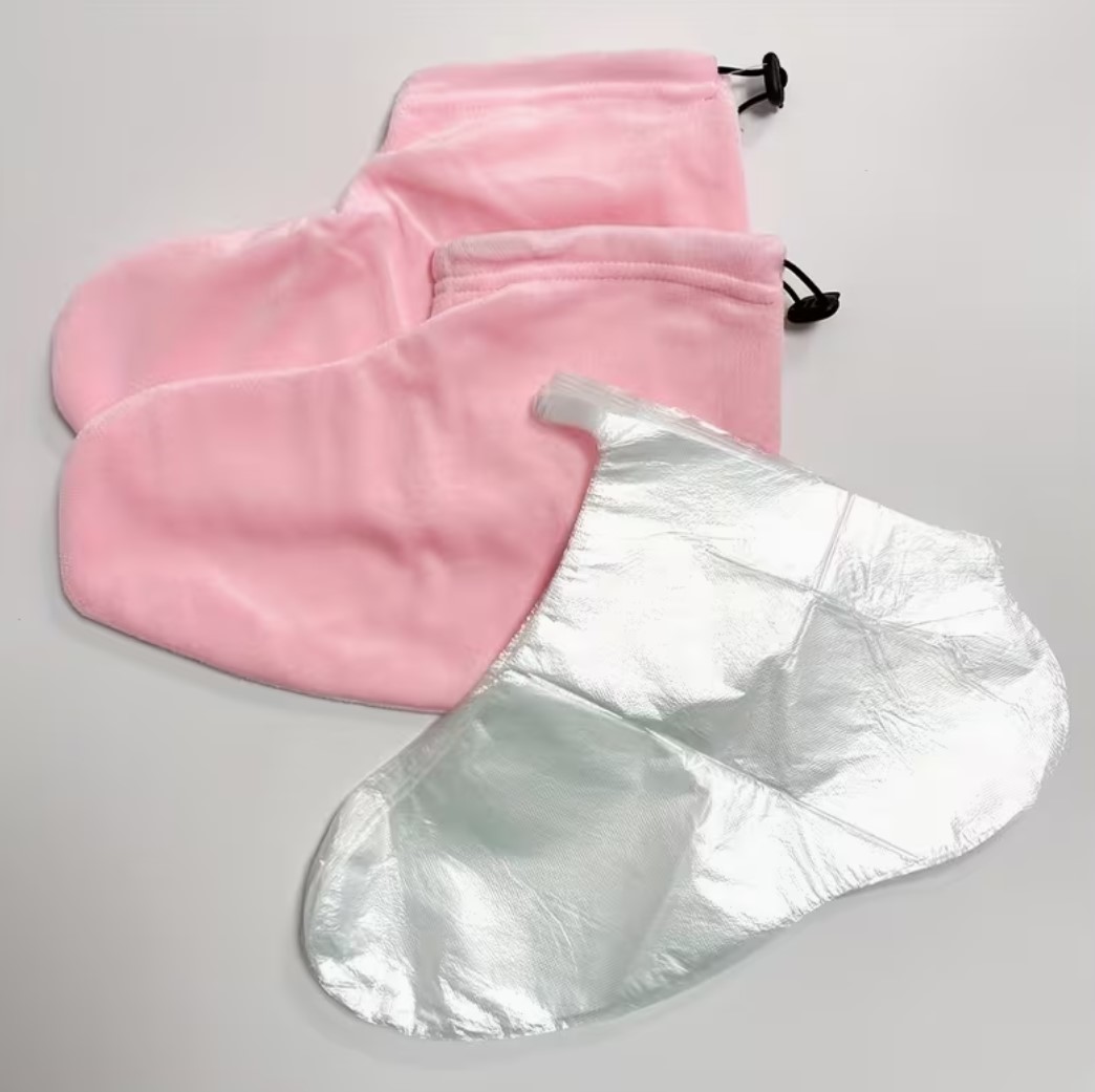 Paraffin treatment socks in pink with foil inserts